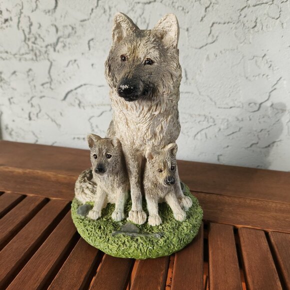 Realistic Mother Wolf & Cubs Figurine • Wildlife Sculpture • Rustic Cabin Decor - Picture 1 of 9